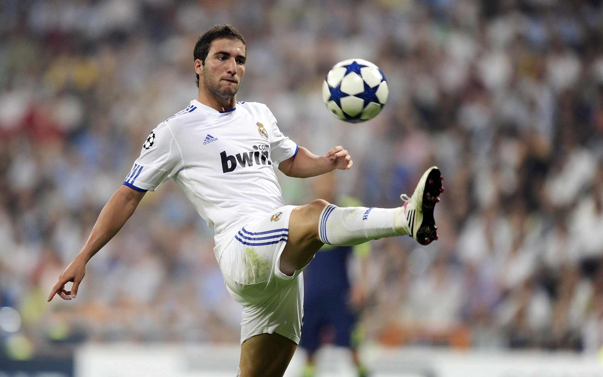 炸裂首秀！1亿转会费新援助阵欧冠，尤文多特暗藏秘密，尤文最新转会2020